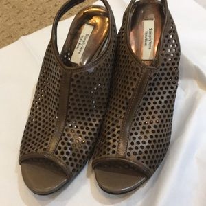 Simply vera wedge shoes